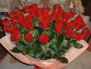 50本の赤バラ